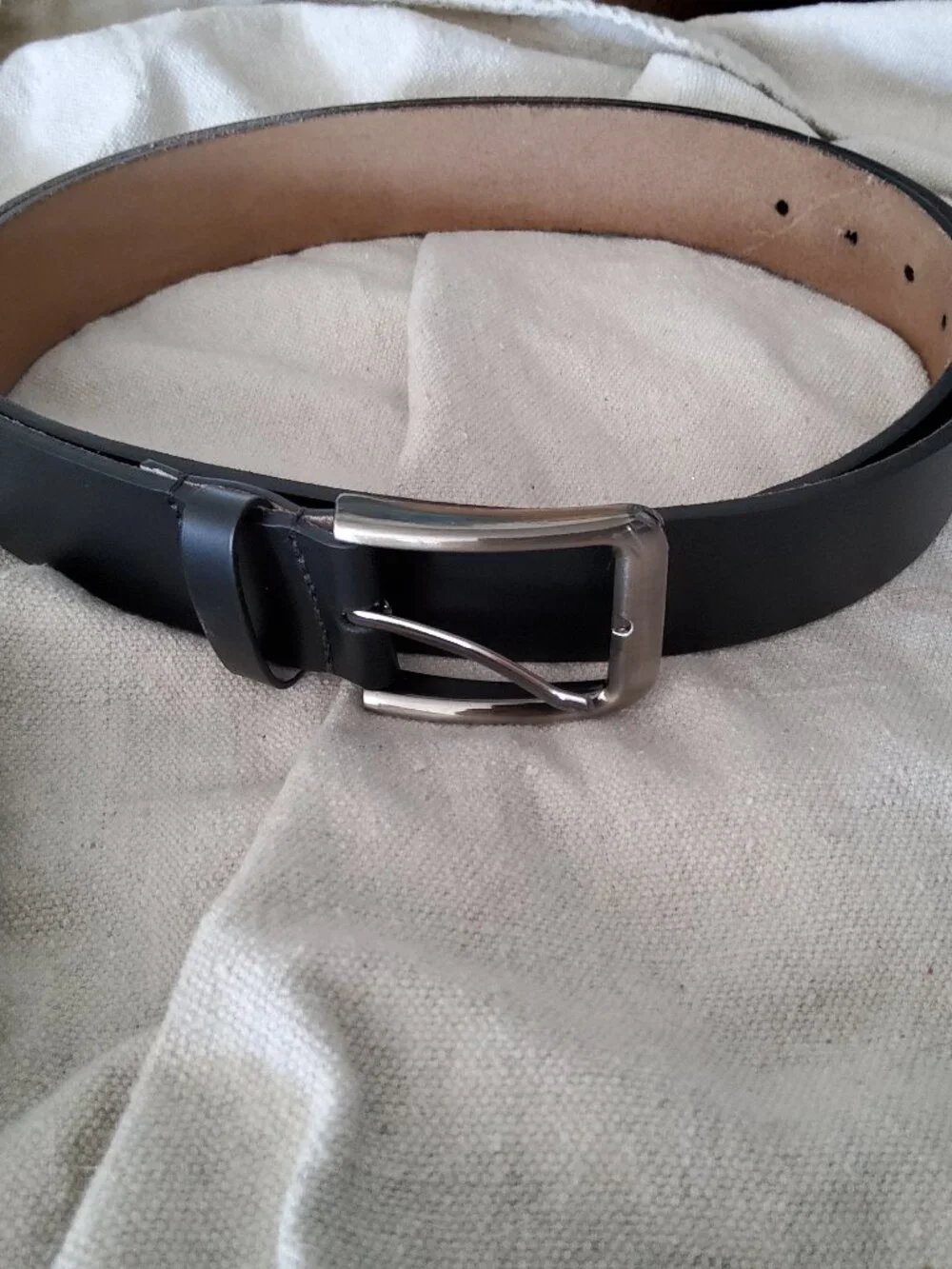 Men's Black Leather belt size XXL 55.5 inches long